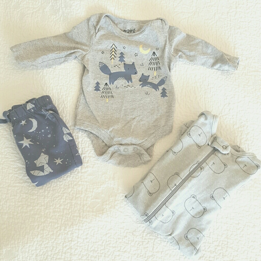 Like new! 3 month outfit and sleeper